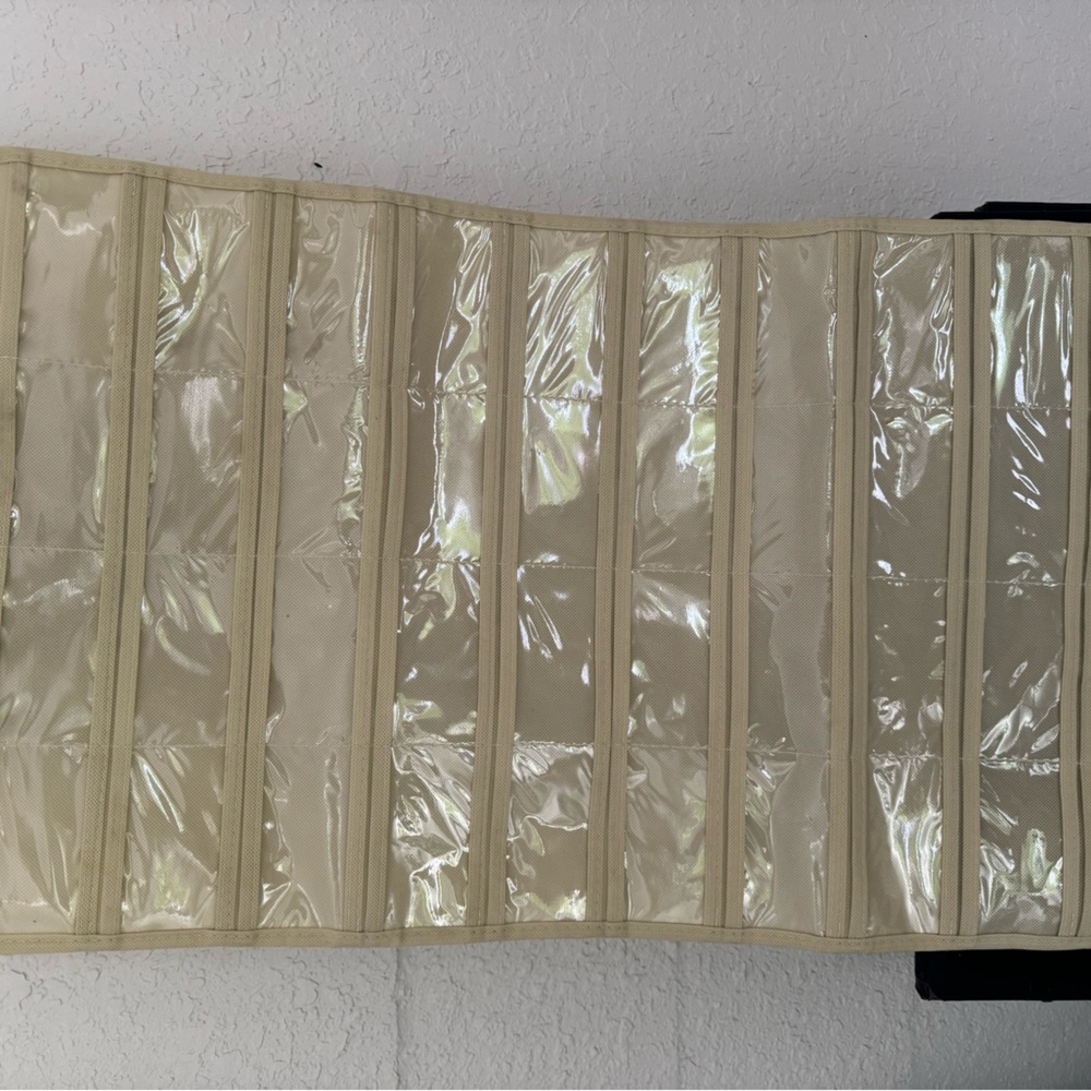 Hanging jewelry organizer